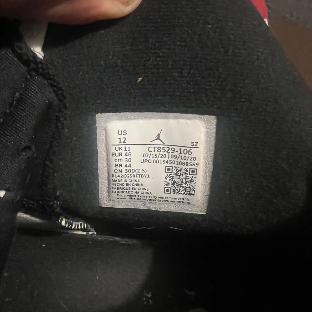 Jordan sleek black